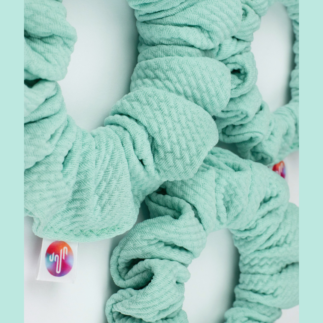 Dewdrop (pastel turquoise)