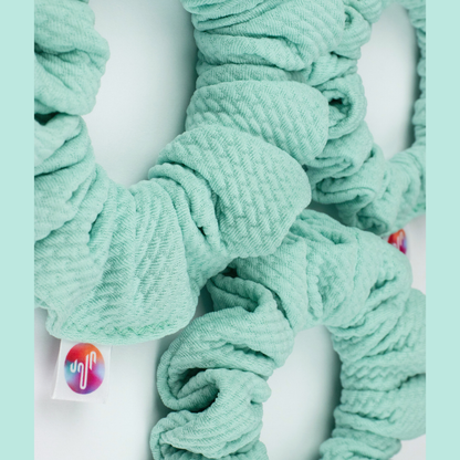 Dewdrop (pastel turquoise)