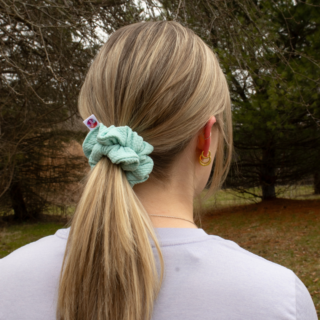 Dewdrop (pastel turquoise)